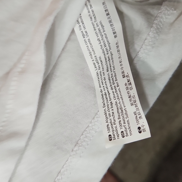 $5☃️Wildfox "Bikinis & Bellinis" Graphic Tee - Picture 8 of 9